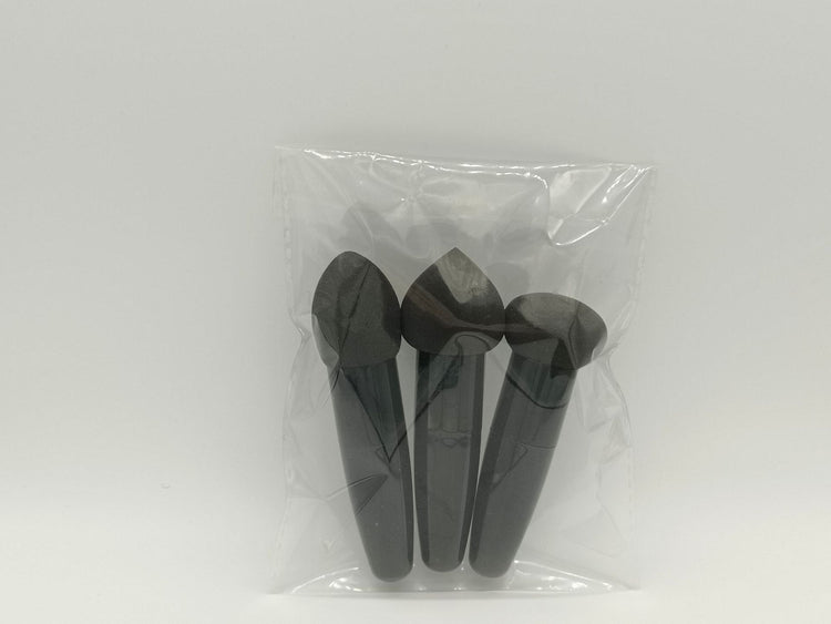 The Daily Drop Three Brushes Sponge Beauty Blender Set