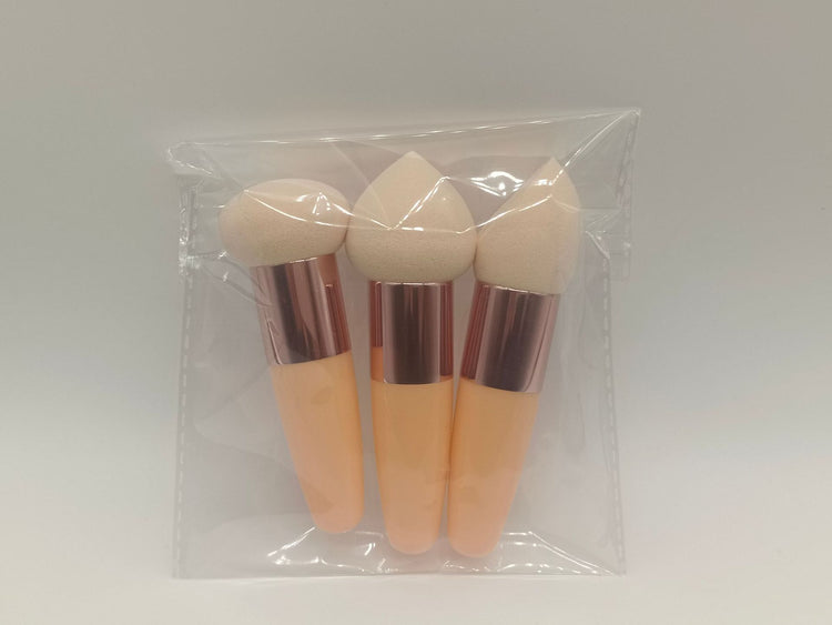 The Daily Drop Three Brushes Sponge Beauty Blender Set
