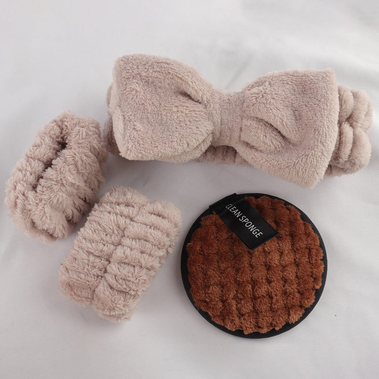 The Daily Drop 40-Piece Makeup Tool Set With Sponge